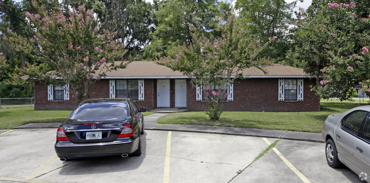 Building Photo - Magnolia Apartments