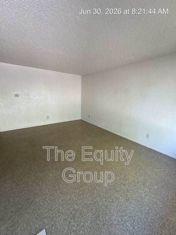 Building Photo - 529 E Kaweah Ave