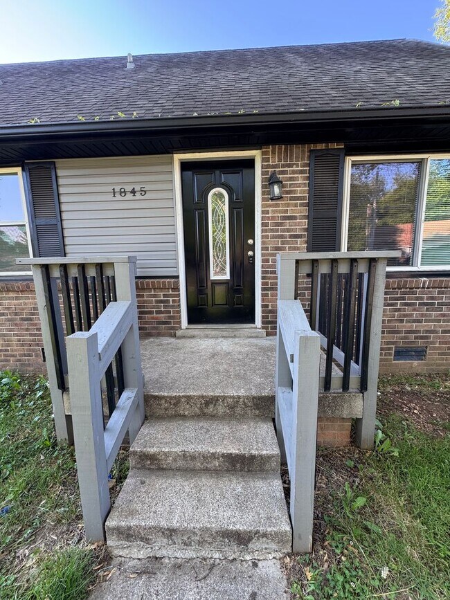 Foto del edificio - Single Family Home in Clarksville
