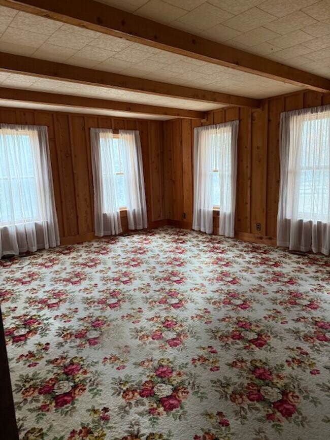 Foto del edificio - 4 Bedroom 2 bath farmhouse