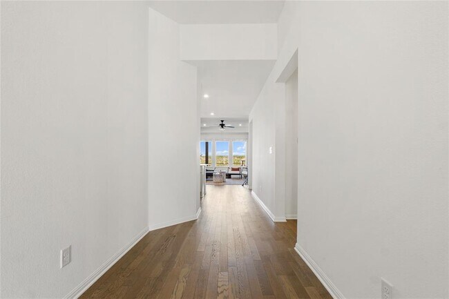Building Photo - 4509 Lucabella Ln