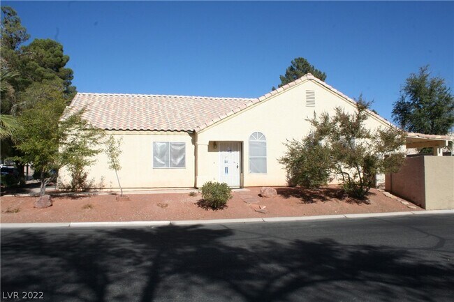 Building Photo - 5700 Cliff Point