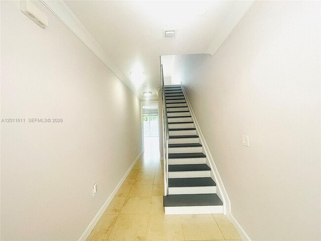 Building Photo - 822 NE 19th Ave