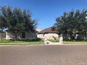 Building Photo - 621 S Pebble Creek