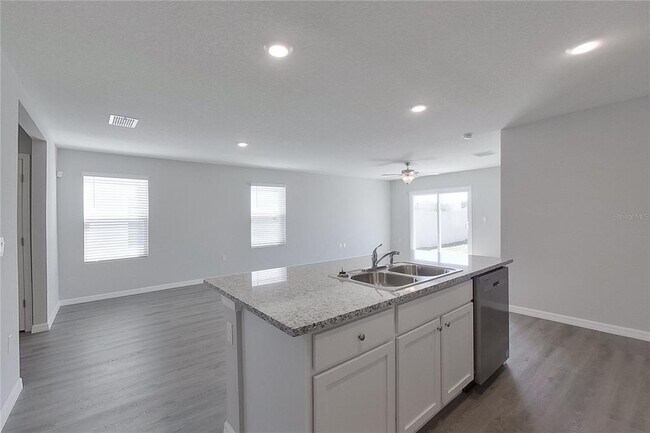 Building Photo - 8616 SW 44th Ct