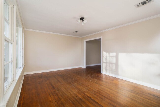 Foto del edificio - 2/1 Close to everything!!