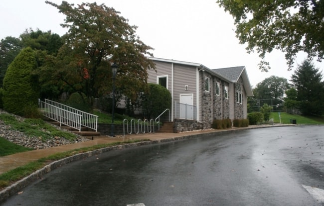 Building Photo - 26 Tory Ct