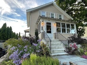 Building Photo - 157 Riverview Ave