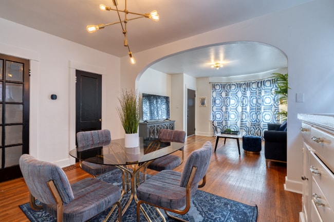 Building Photo - 2215 SE Powell Blvd