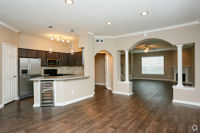 B2 - 2br - Dining Area - Plaza at the Medical Center