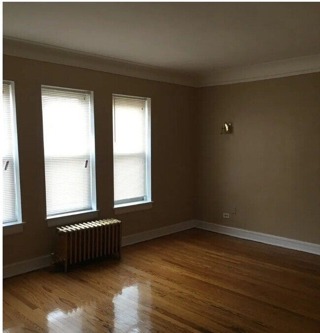 Building Photo - 8054 s Hermitage