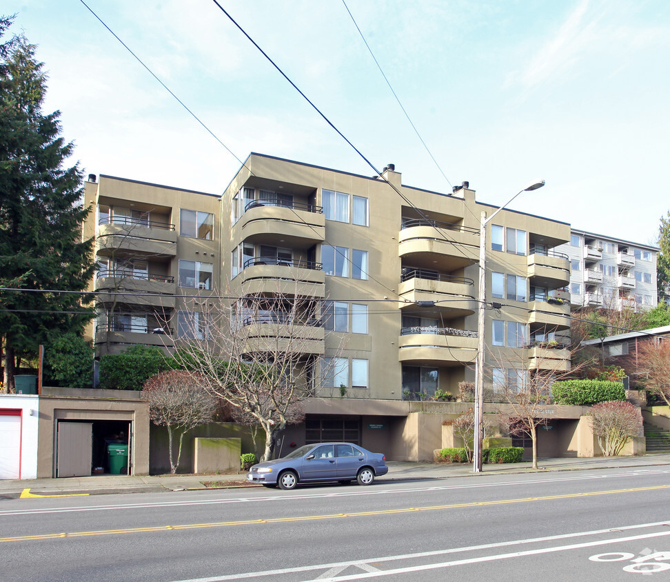 Primary Photo - Dexter Place Condominiums