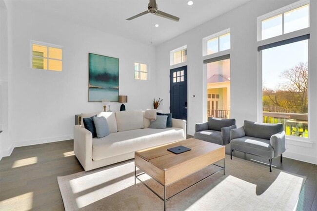 Foto del edificio - 4806 Olive Sparrow Dr