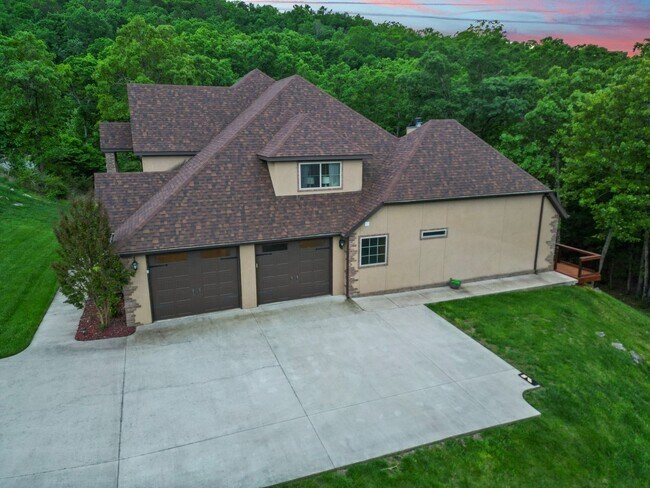 Foto del edificio - 4 Bedroom Single Family Home in Blue Eye