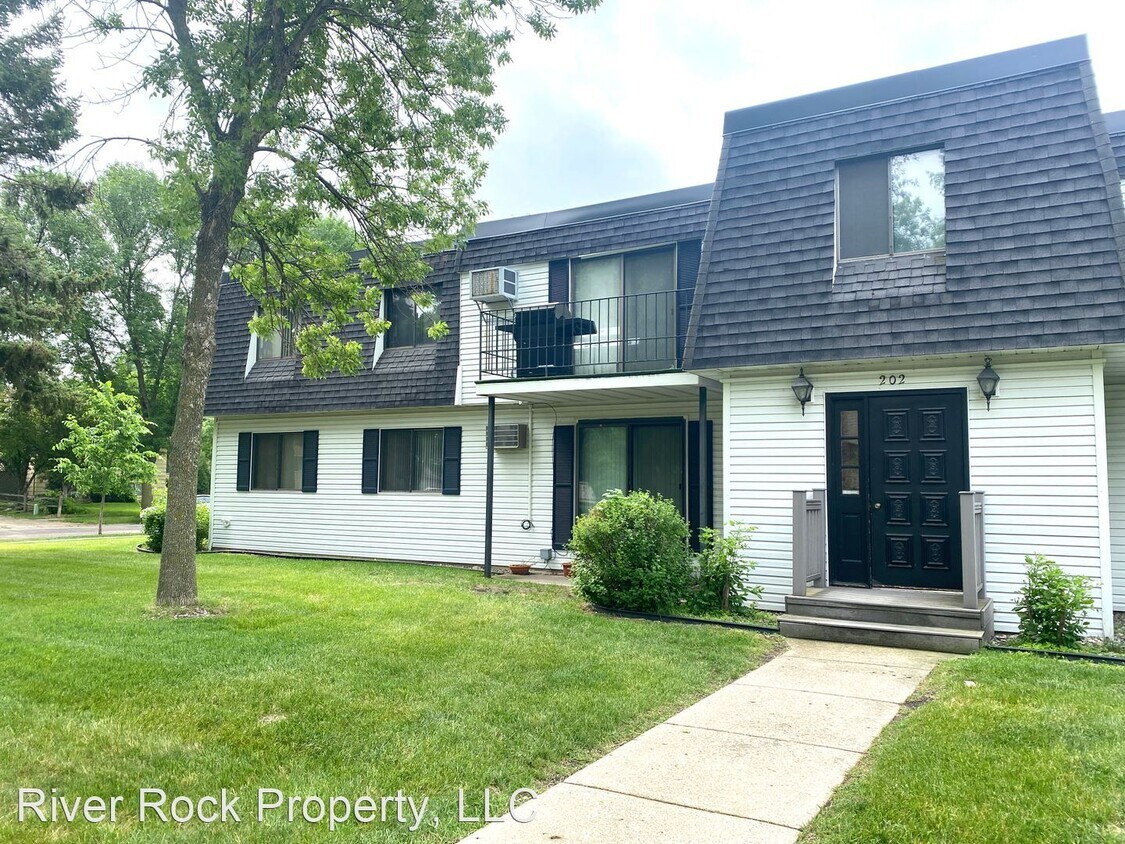 2 br, 1 bath House 202 35th Avenue North... House Rental in Fargo