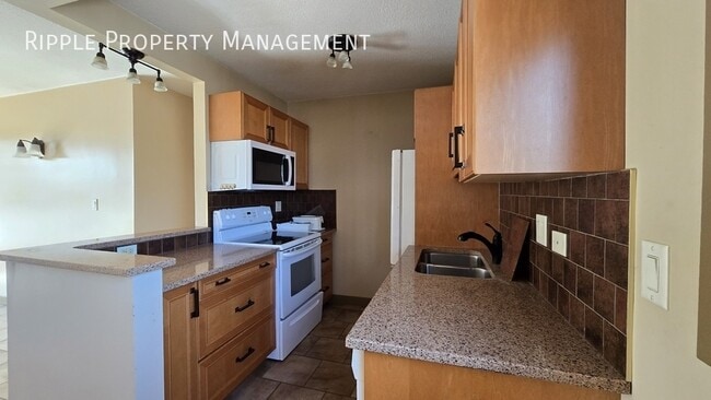 Building Photo - Modern 2 Beds, 1 Baths Apartment/Condo | N...