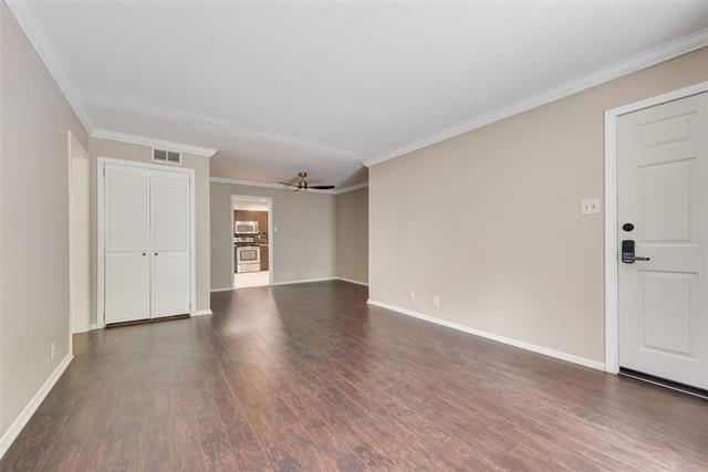 Foto del edificio - 7916 Royal Ln