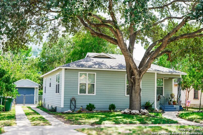 Building Photo - Adorable Highland Park Bungalow for Rent