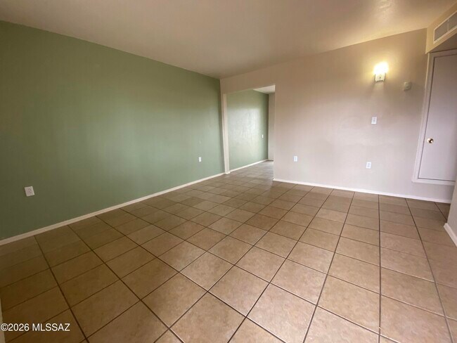 Foto del edificio - 350 N Silverbell Rd