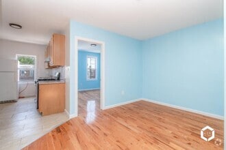 Building Photo - 671 E 43rd St