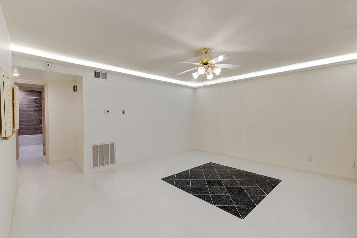 Primary Photo - 7900 Westheimer Road Unit 246