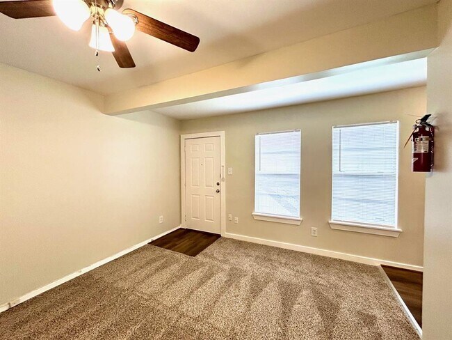 Foto del edificio - 5415 Scott St