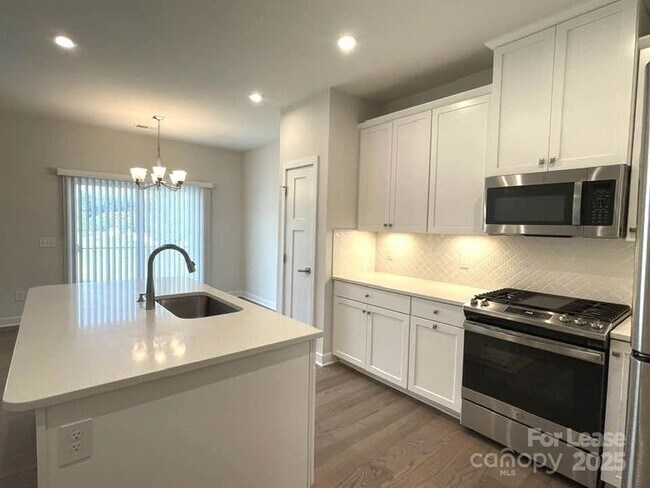 Foto del edificio - 10476 Dalton Woods Ct NW