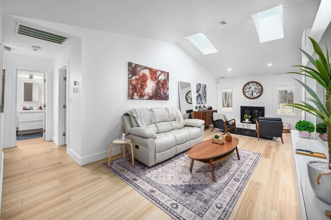 Foto del edificio - 405 Reynolds Ave