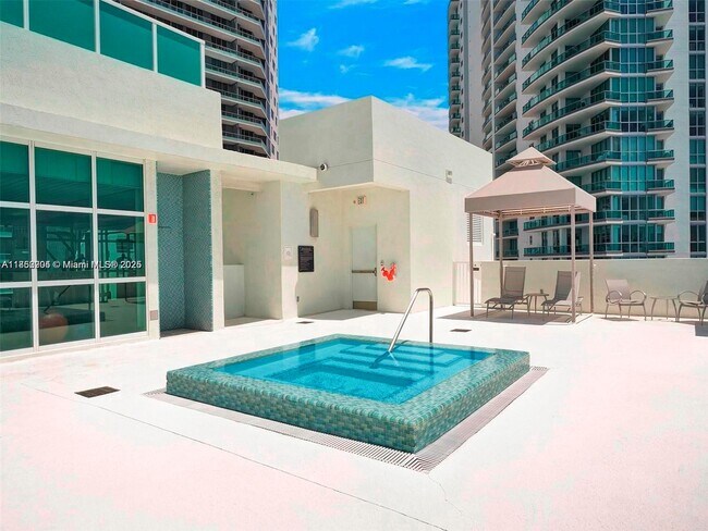 Foto del edificio - 218 SE 14th St