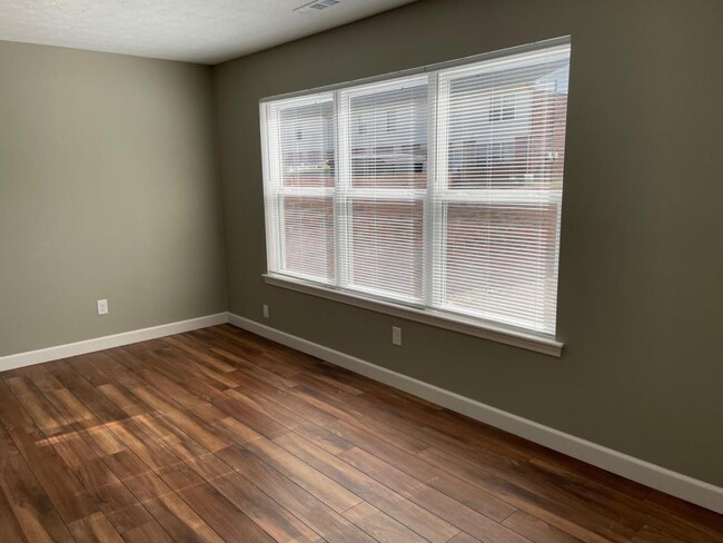 Building Photo - 5221 Ogilvie Ave