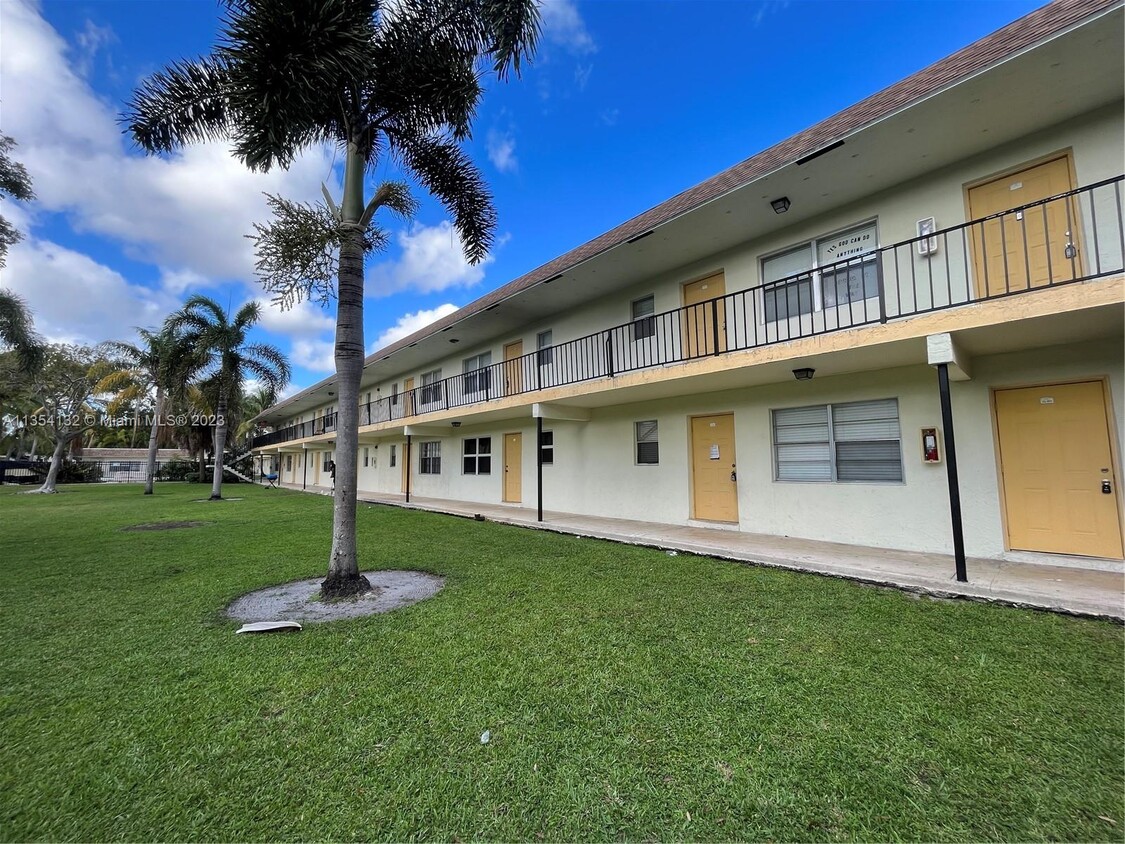 4160 NW 21st St Unit G208, Lauderhill, FL 33313 Condo for Rent in