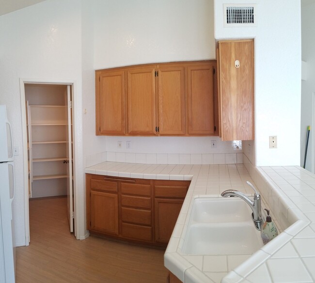 Building Photo - Bright and Airy 2-Bedroom, 2-Bathroom Condo