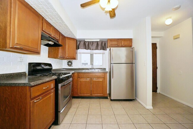 Foto del edificio - 163 Ramona Ave