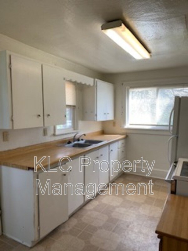 Building Photo - 411 E McKinley Ave