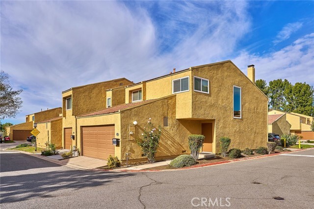 Building Photo - 4725 Cardena Plaza