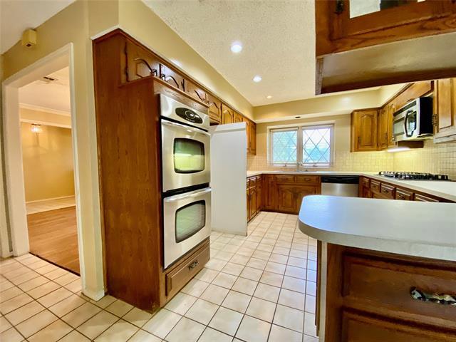 Building Photo - 223 Woodcrest Dr