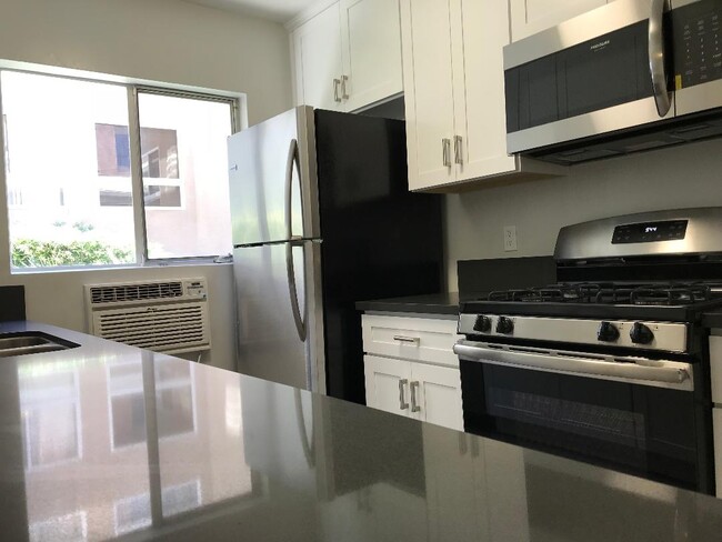Foto del edificio - 7261 Franklin Ave