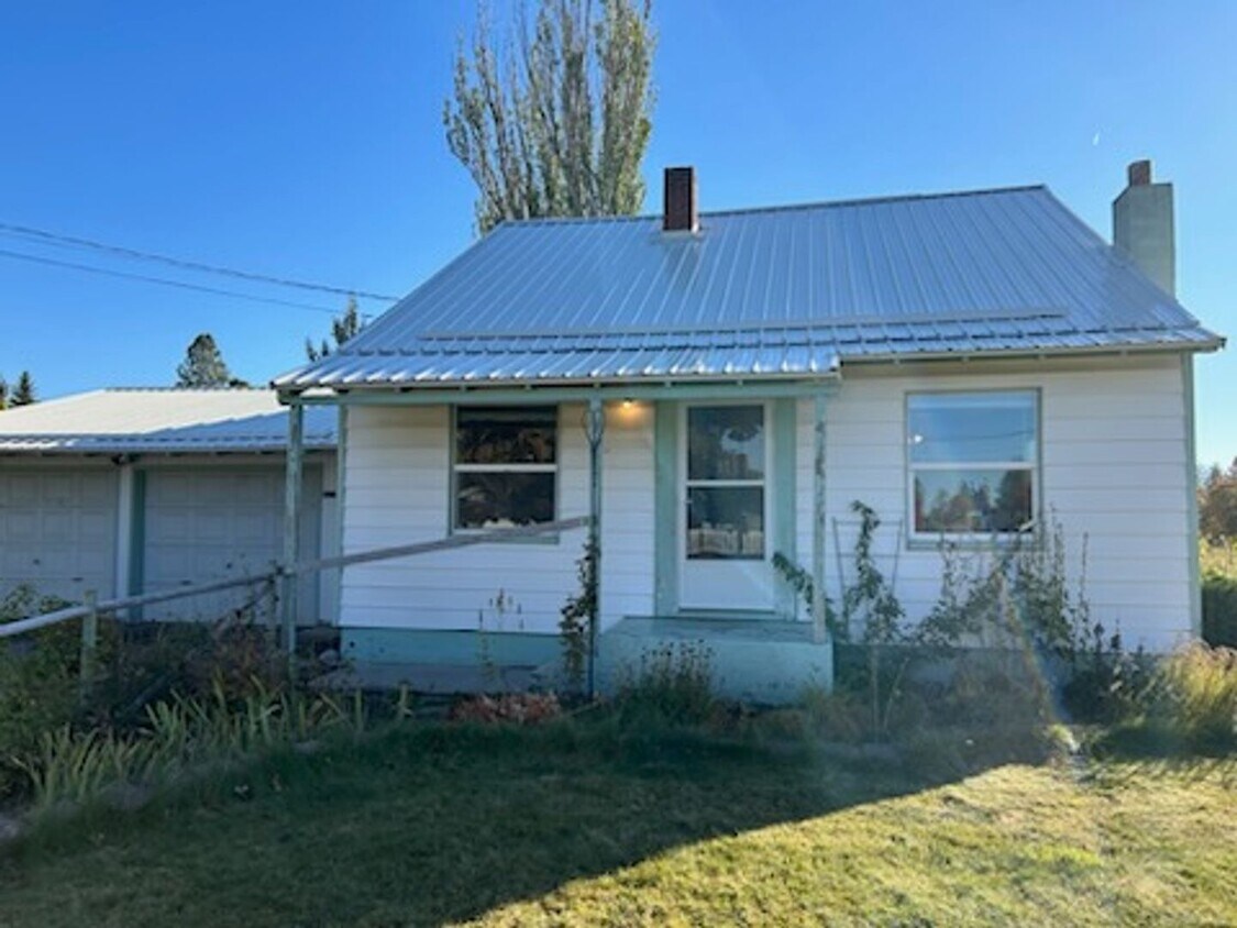 Primary Photo - Charming 4 Bedroom Home!