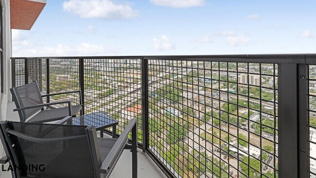 Foto del edificio - 777 NW 2nd Ave