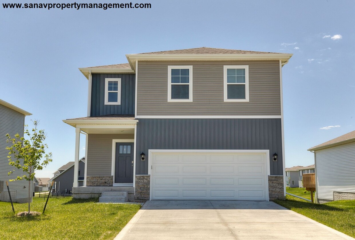 Foto principal - Single Family Home in PRIME Ankeny location!