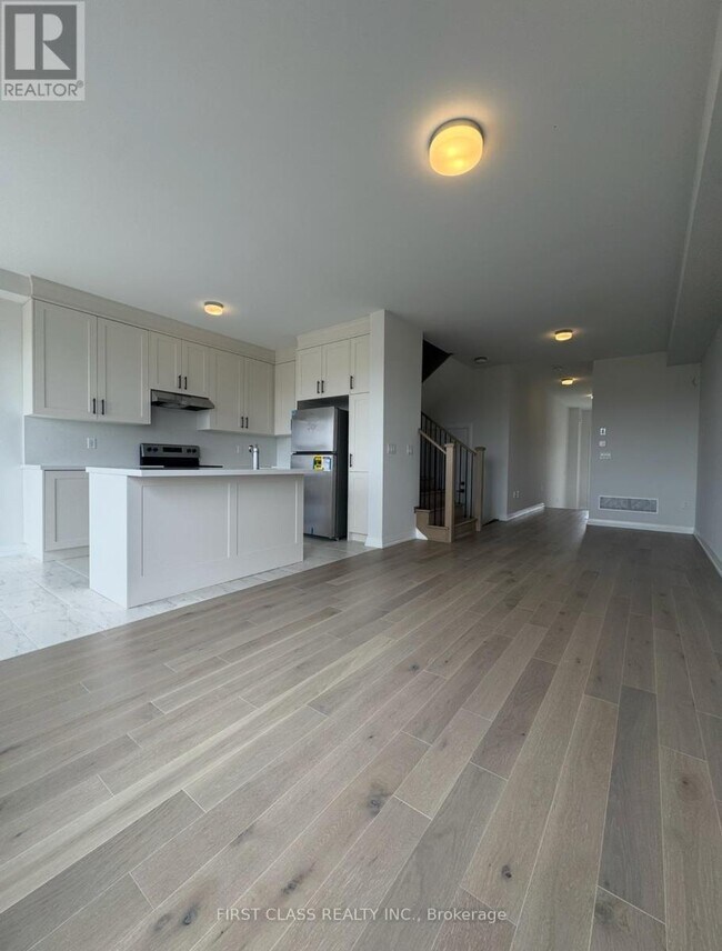 Building Photo - 210 Sandels Ave