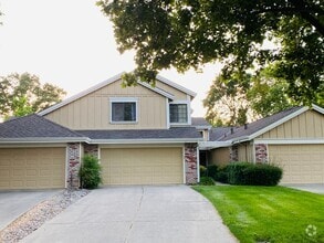 Building Photo - 20 Boulder Creek Ct