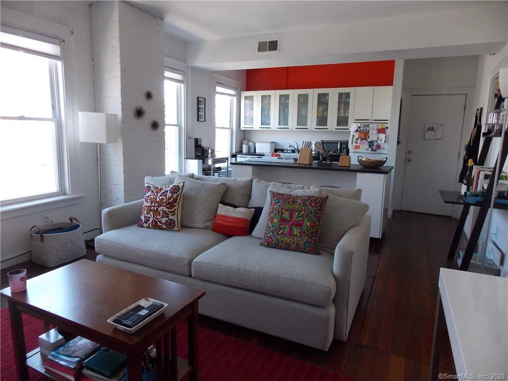 Foto principal - 934 State St