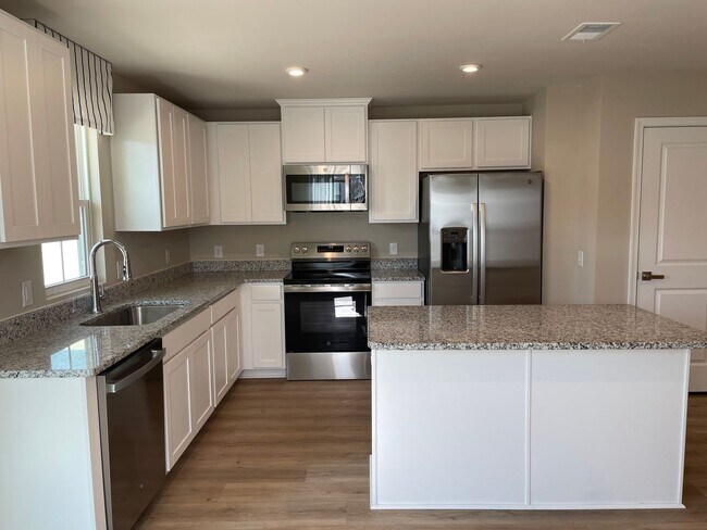 Foto del edificio - 3005 Edgemead Cir NW