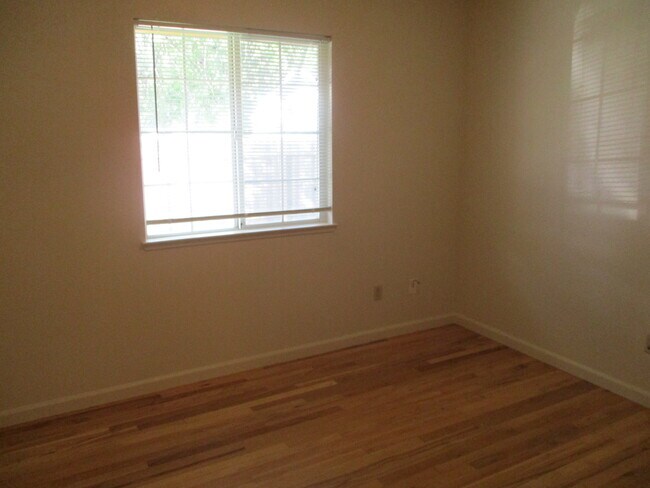 Foto del edificio - 1608 Laburnum Ave