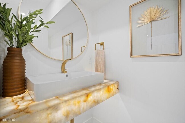 Foto del edificio - 3 br, 4.5 bath House - 607 SE 6th St