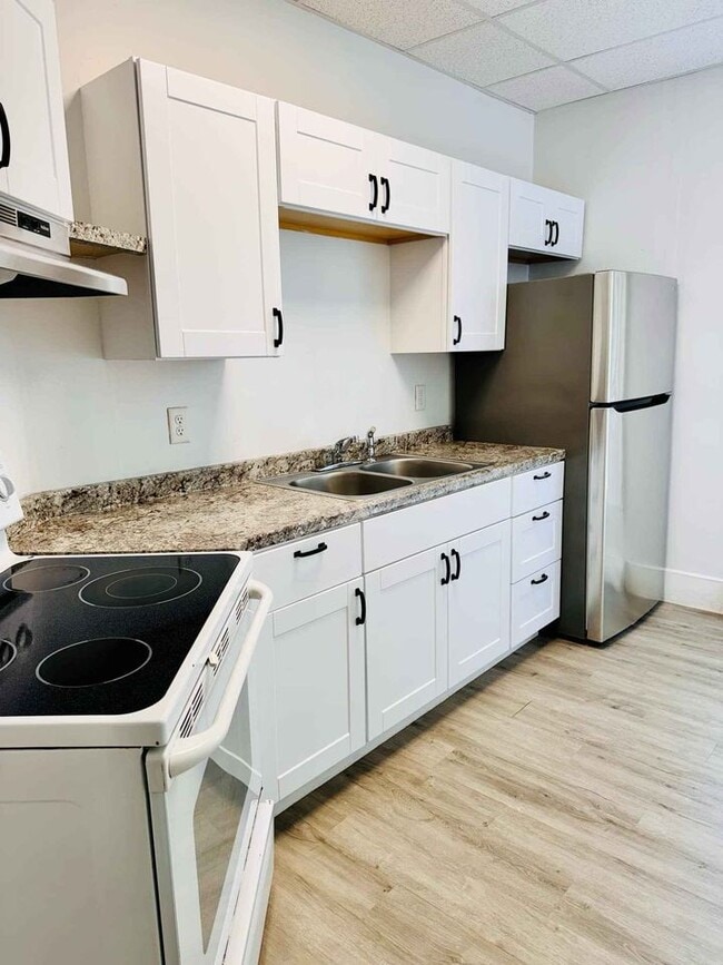 Building Photo - 14 Willow St