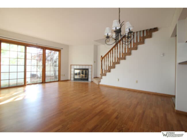 Building Photo - Cute Condo!
