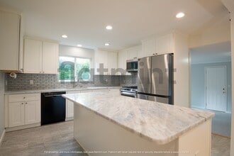 Building Photo - 7037 NE 137th St