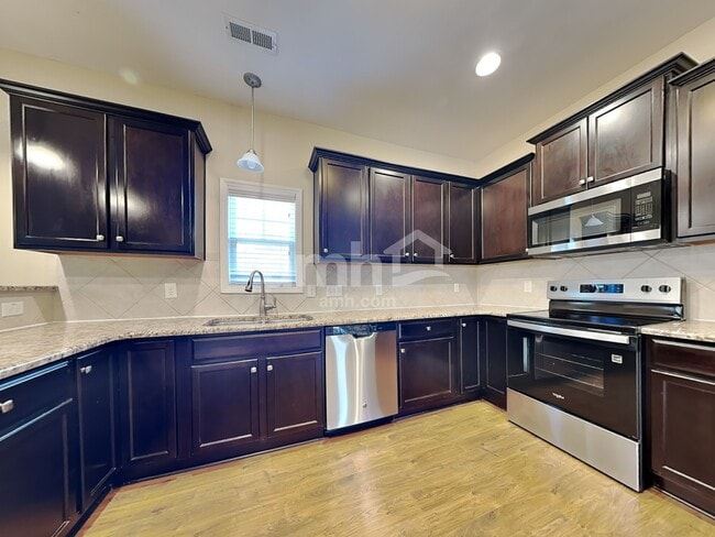 Building Photo - 524 McCarthy Dr